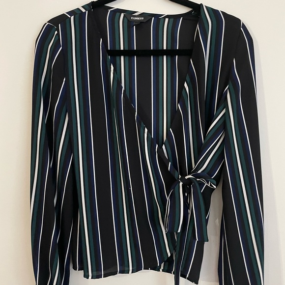 Express wrap top - Picture 1 of 3